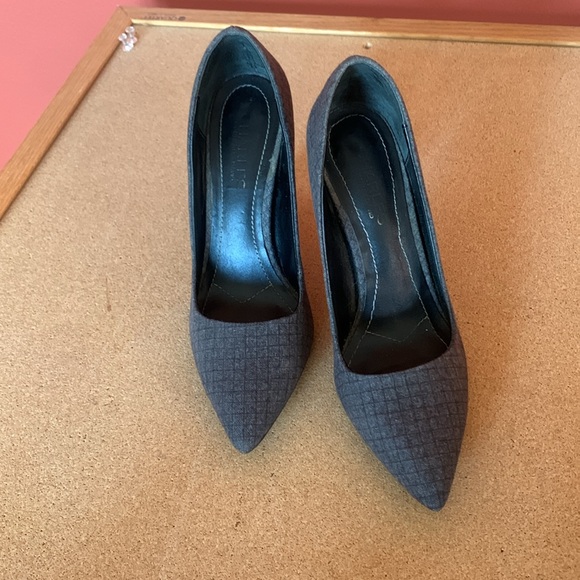 Charles by Charles David Grey Heels Vibram Sole 6 1/2 - Picture 3 of 10